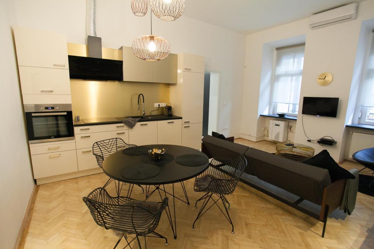 Real Delux Apartment Next To Gozsdu & Synagogue บูดาเปสต์ ภายนอก รูปภาพ
